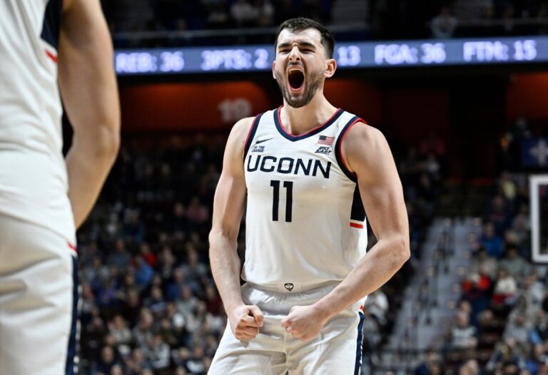 With the weight of the world off his shoulders, UConn’s Alex Karaban is ready to go all-in