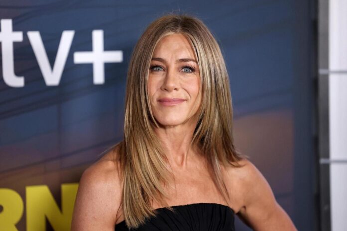 Jennifer Aniston and ‘hypno-coach’ Jim Curtis finally make romance Instagram official