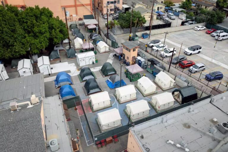 LA city told the court there were 88 beds at a homeless shelter, but 44 of them were missing