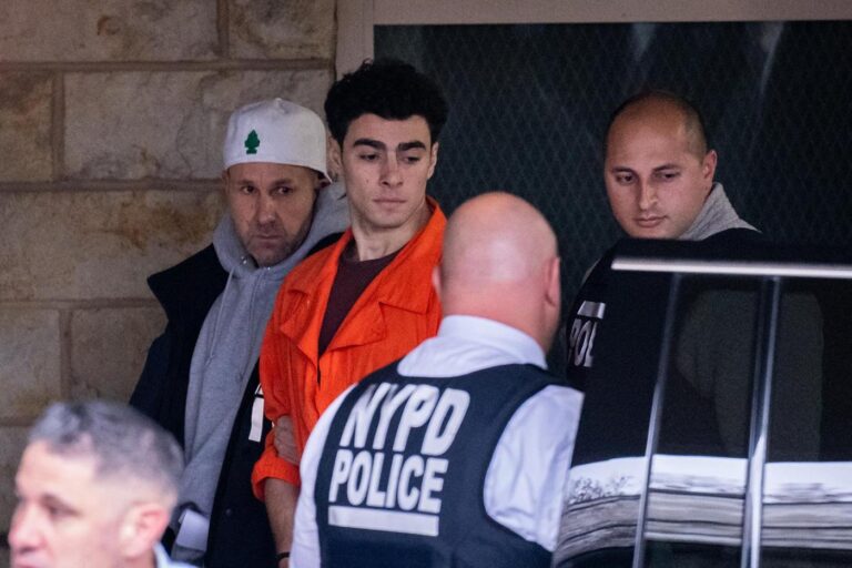 Luigi Mangione’s death penalty case shouldn’t be tossed, US says