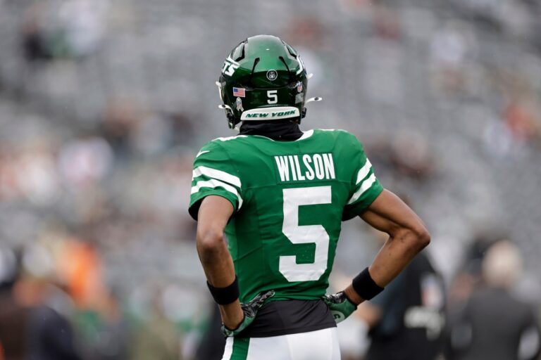 Jets WR Garrett Wilson lands on IR with knee injury
