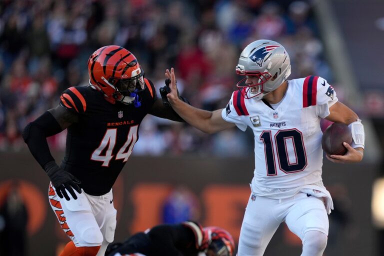 Patriots get past Bengals, move to 10-2 but lose key players to injury