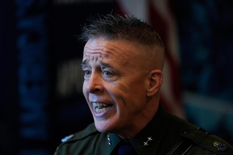 Border Patrol official behind Chicago immigration crackdown defends tactics as Trump cheers