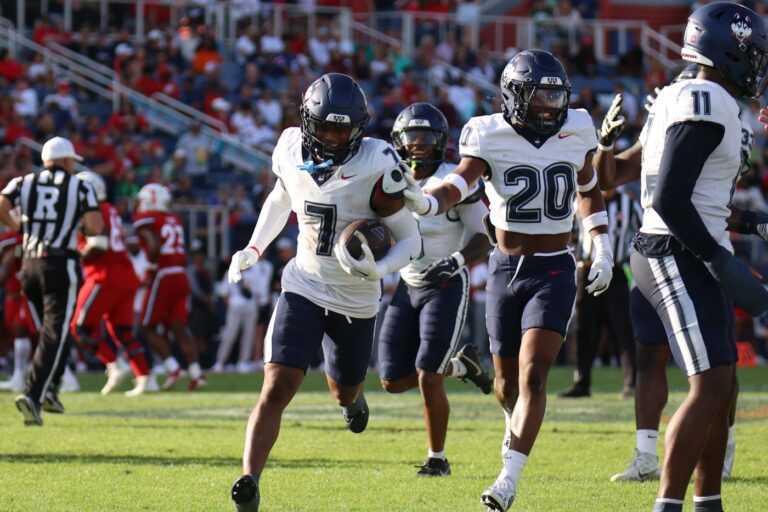UConn football beats FAU in road shootout, completes nine-win regular season in dramatic fashion