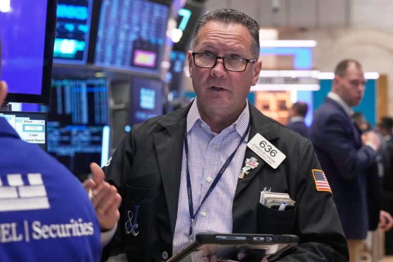 US stocks rise on last trading day of November