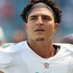 Miami Dolphins trade linebacker Jaelan Phillips to the Philadelphia Eagles, according to AP sources