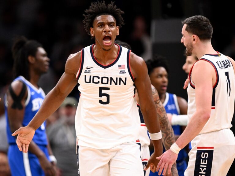 No. 3 UConn men hold off late surge from No. 7 BYU to win, 86-84, at TD Garden