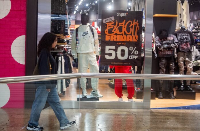 Holiday shoppers in CT have eyes on rising prices, discounts. And it starts much earlier this year.