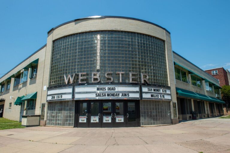 Christopher Arnott: Is it ‘theater’ or ‘theatre’? Really, it doesn’t matter. Get over it.