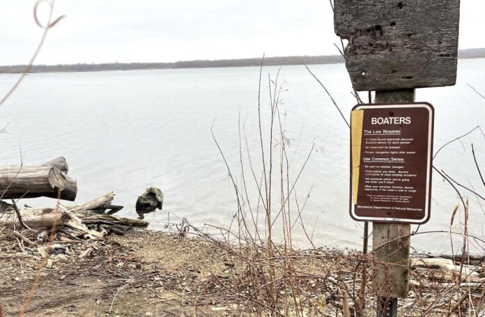 ‘Bud’s Landing’ drew duck hunters for decades with a safe harbor and 3.2 beer. Now it’s giving way to canoes and kayaks.