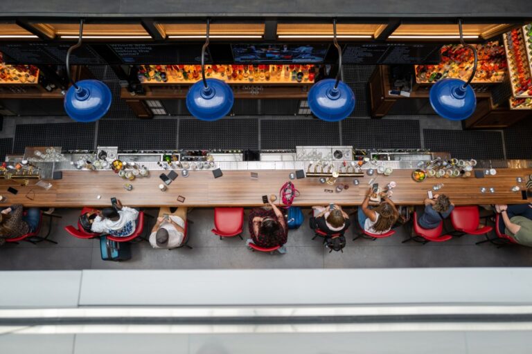 The best U.S. airports for drinking alcohol, ranked