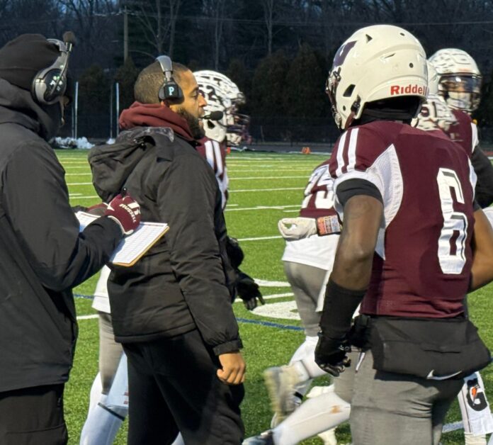 Class MM football: Windsor advances to the final for second straight year with win over Newington