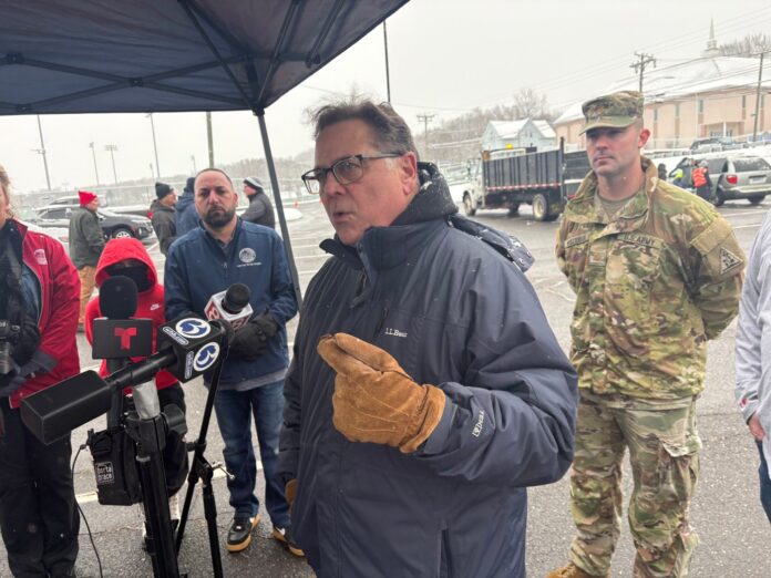 Pipe break in Waterbury worse than anticipated; majority of residents still without drinkable water