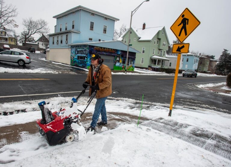 CT bracing for snow overnight into Sunday. Here’s how much and where its expected