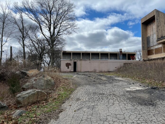 Crumbling, once elegant CT site targeted for new life. Think housing and large area left undeveloped