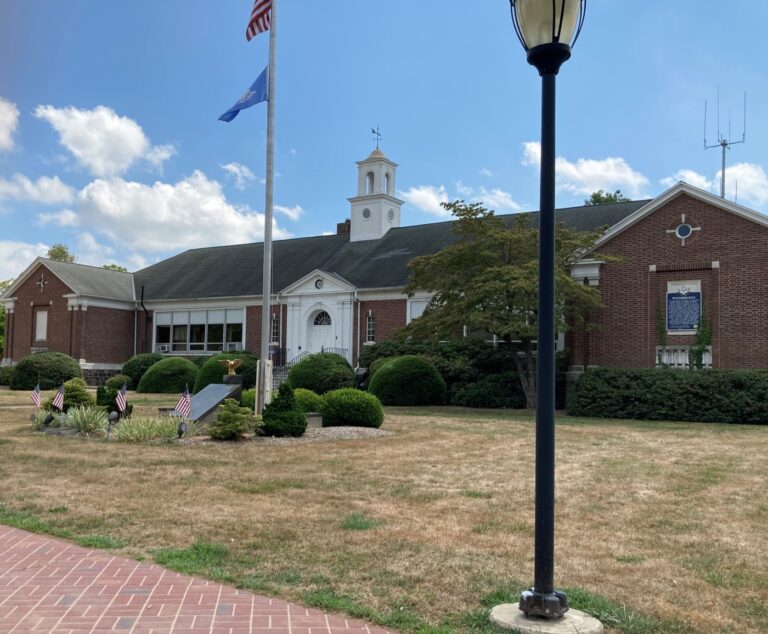 Tiny, affluent CT town approves controversial large apartment building. Some units ‘affordable’