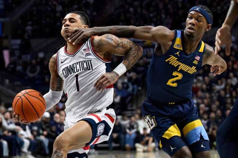 No. 4 UConn men’s basketball takes down Marquette, 73-57, for 10th consecutive win