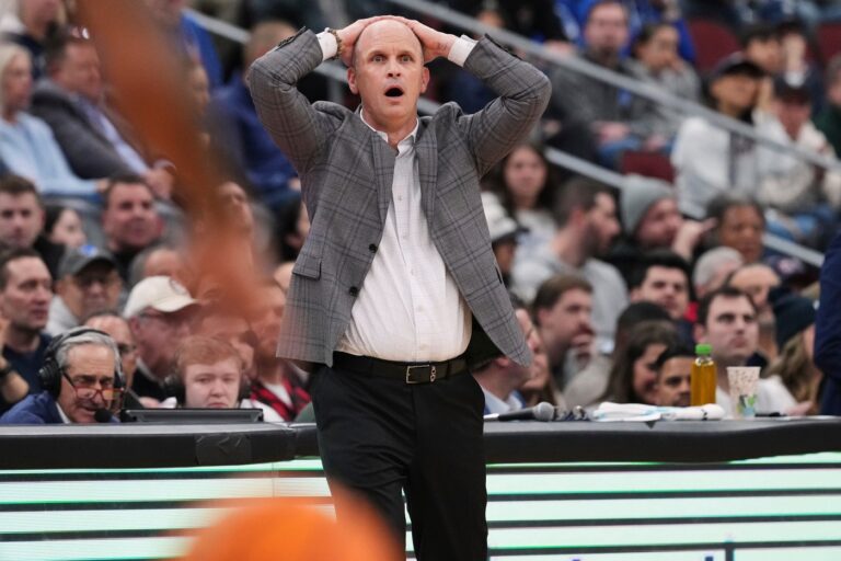 Dom Amore: Dan Hurley still looking for UConn men to cross line between winning and dominating