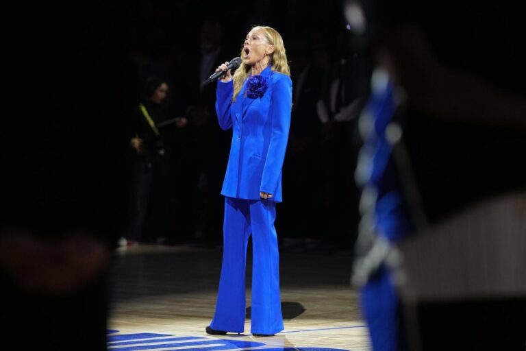 Heckler yells ‘leave Greenland alone!’ during US national anthem at NBA game in London