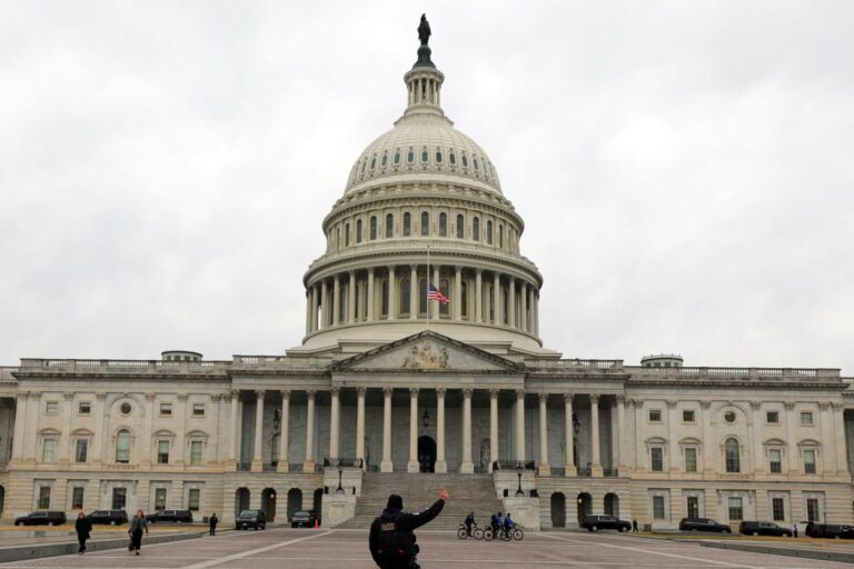 Control of the House is at the center of midterms. These charts help explain the fight