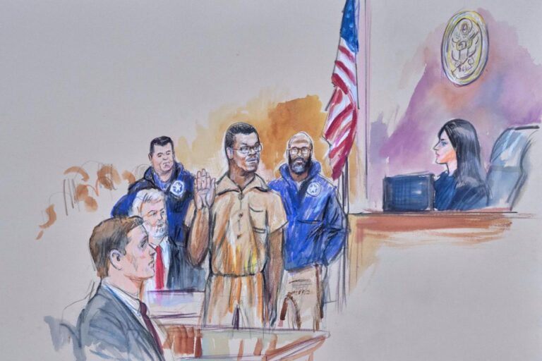 Judge refuses to order release of man charged with planting pipe bombs on eve of Capitol riot