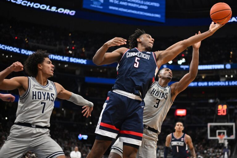 With defense setting its floor, UConn men’s basketball prevailed in the face of adversity once again