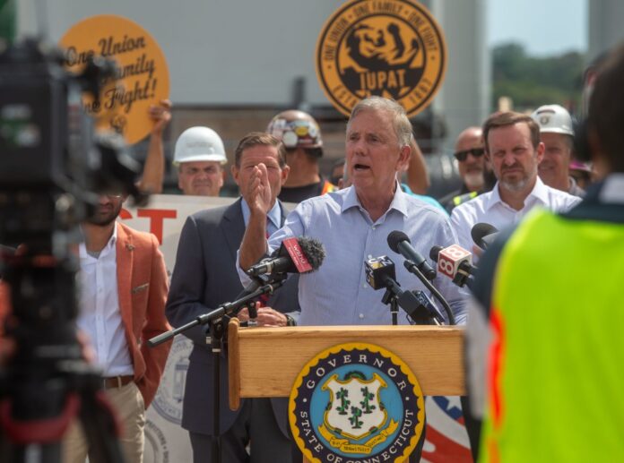 CT state employee payroll hit $4.67 billion in 2025; highest pension at $400K