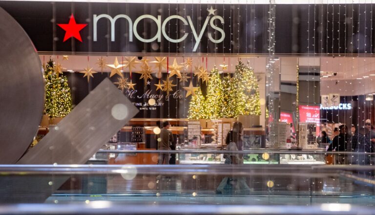 Major central CT mall closes for snow storm; some Hartford line trains canceled