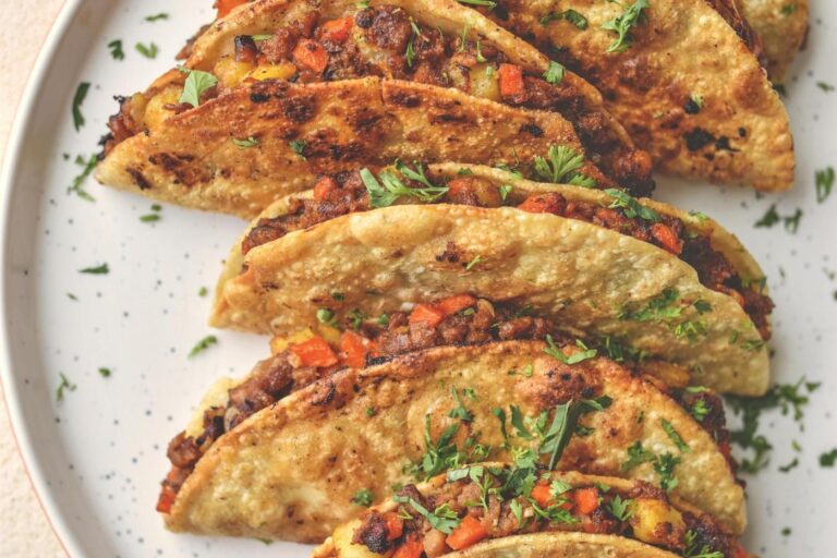 This beef taco recipe from the cookbook ‘Plantas’ uses salsa for seasoning the meat