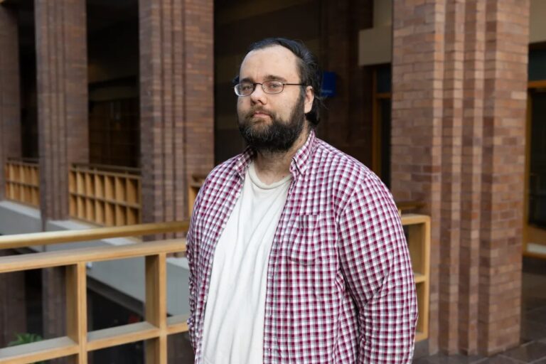 Call wait times to a CT agency averaged 43 minutes. Then it bought a new phone system.