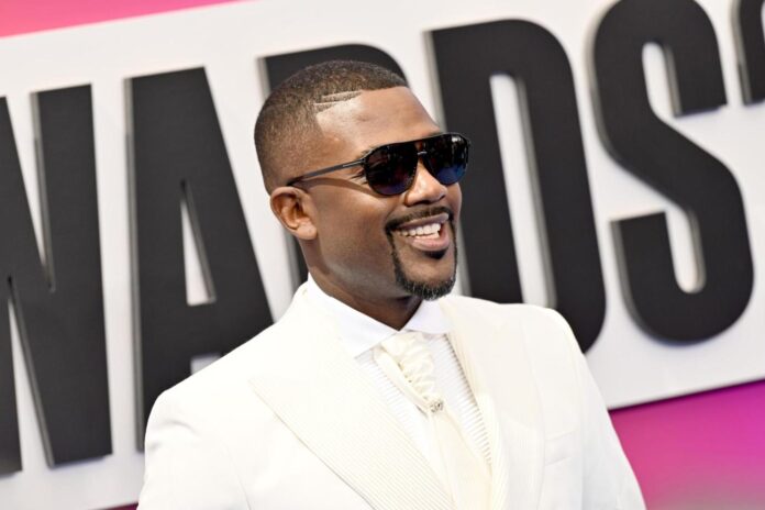 Ray J concert video appears to show him with bloody eyes and a device in his chest