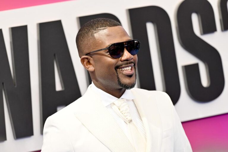 Ray J concert video appears to show him with bloody eyes and a device in his chest