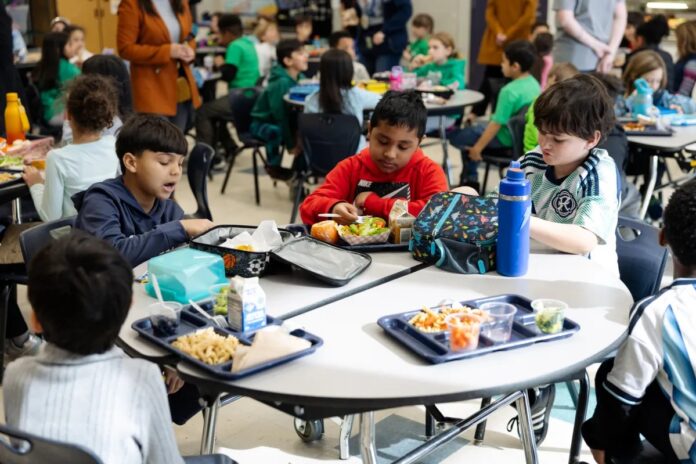 At public hearing, strong support for universal free breakfast in CT schools