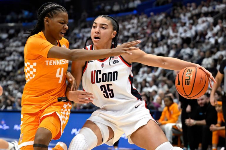 Azzi Fudd, Sarah Strong dominate to lead UConn women’s basketball in rivalry rout of Tennessee