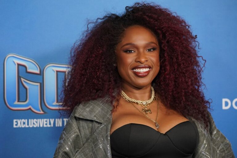 Jennifer Hudson to produce Broadway’s first ‘Dreamgirls’ revival in 39 years
