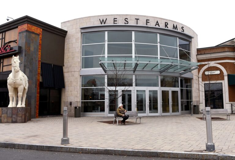 Westfarms mall closes early as estimated 100 juveniles wouldn’t disperse, two taken into custody