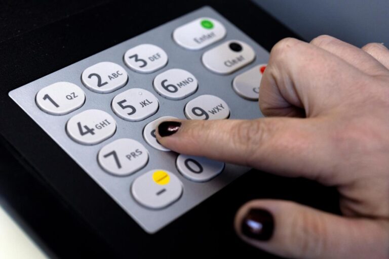 The wealthy ramp up spending while other Americans tread water, new study finds