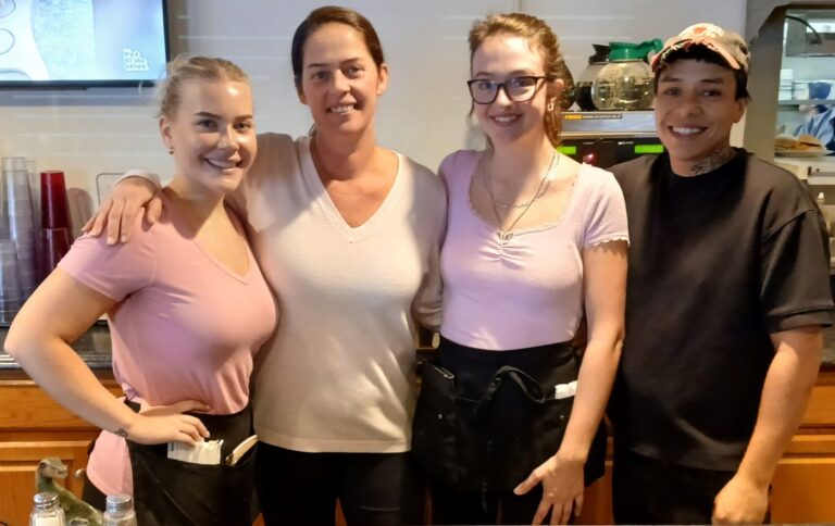 How a CT restaurant changed hands and fills the dining room. It’s ‘the only place to go,’ a customer