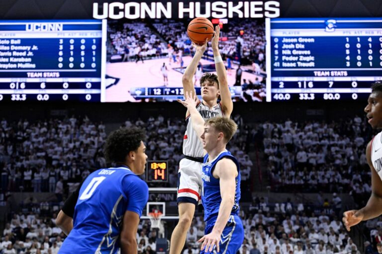 UConn men’s basketball slips to No. 6 in AP poll; Mullins named Big East Freshman of the Week