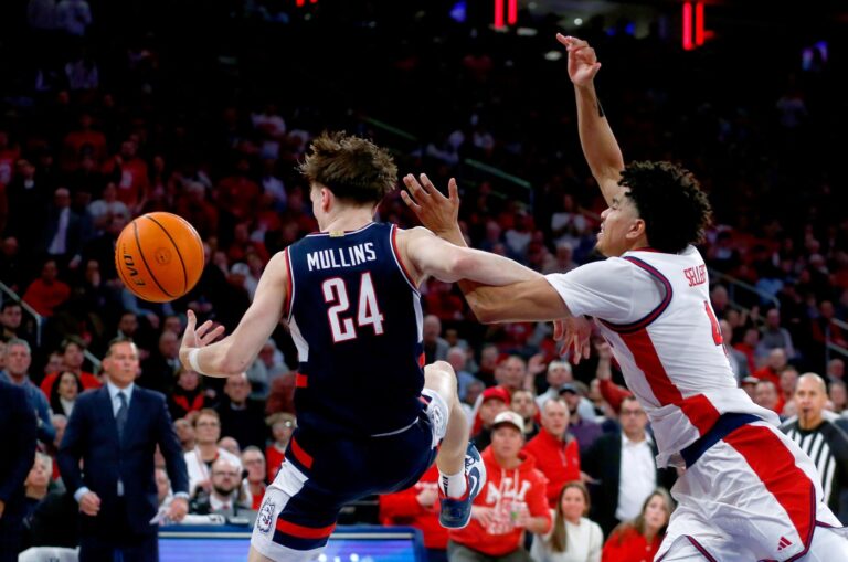 UConn’s Dan Hurley frustrated after free throw discrepancy, foul line woes contribute to loss at St. John’s