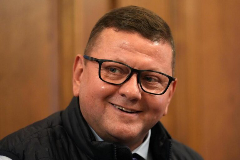 Former army chief seen as Zelenskyy’s top rival reveals to AP a rift between them