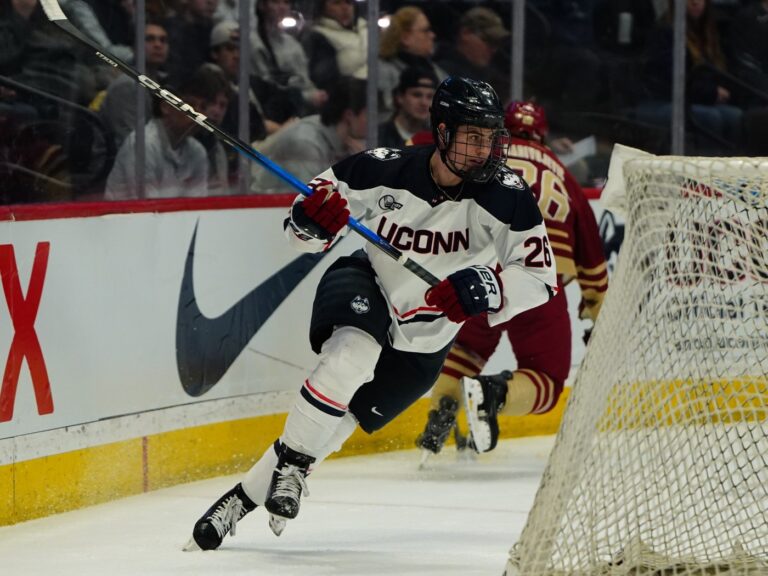 Dom Amore: UConn hockey drew a crowd, but couldn’t lock up a big win in ‘The Vault’