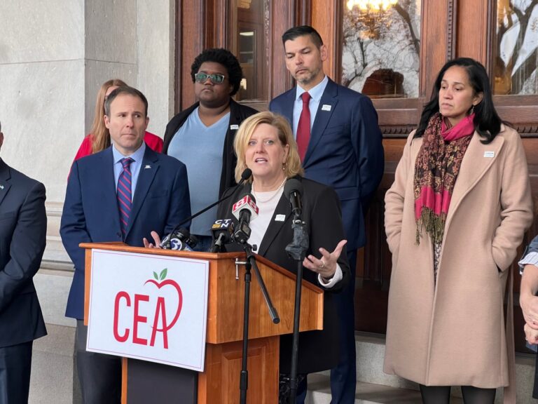 Senate Republicans call for CT teachers union president to resign over ICE post