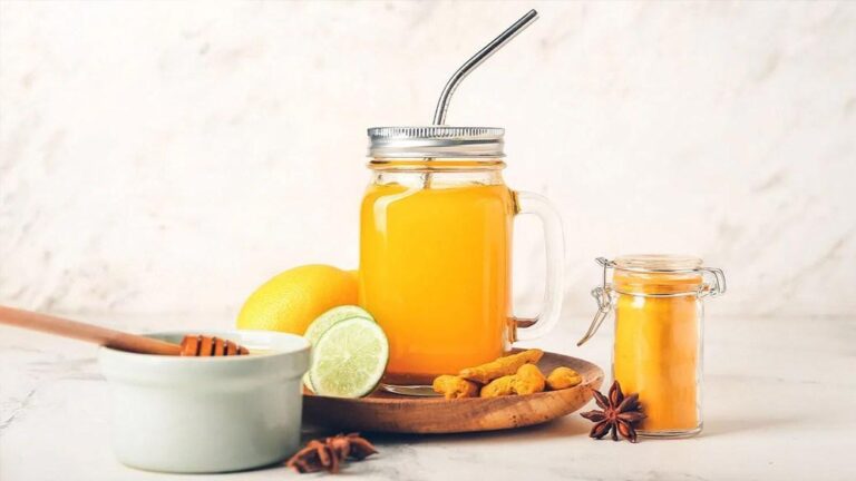 How turmeric water fights inflammation
