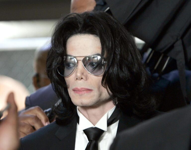 Michael Jackson molested boy at homes of Elton John, Elizabeth Taylor, lawsuit alleges