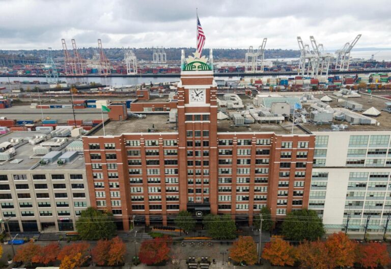 Starbucks to open new corporate office in Tennessee