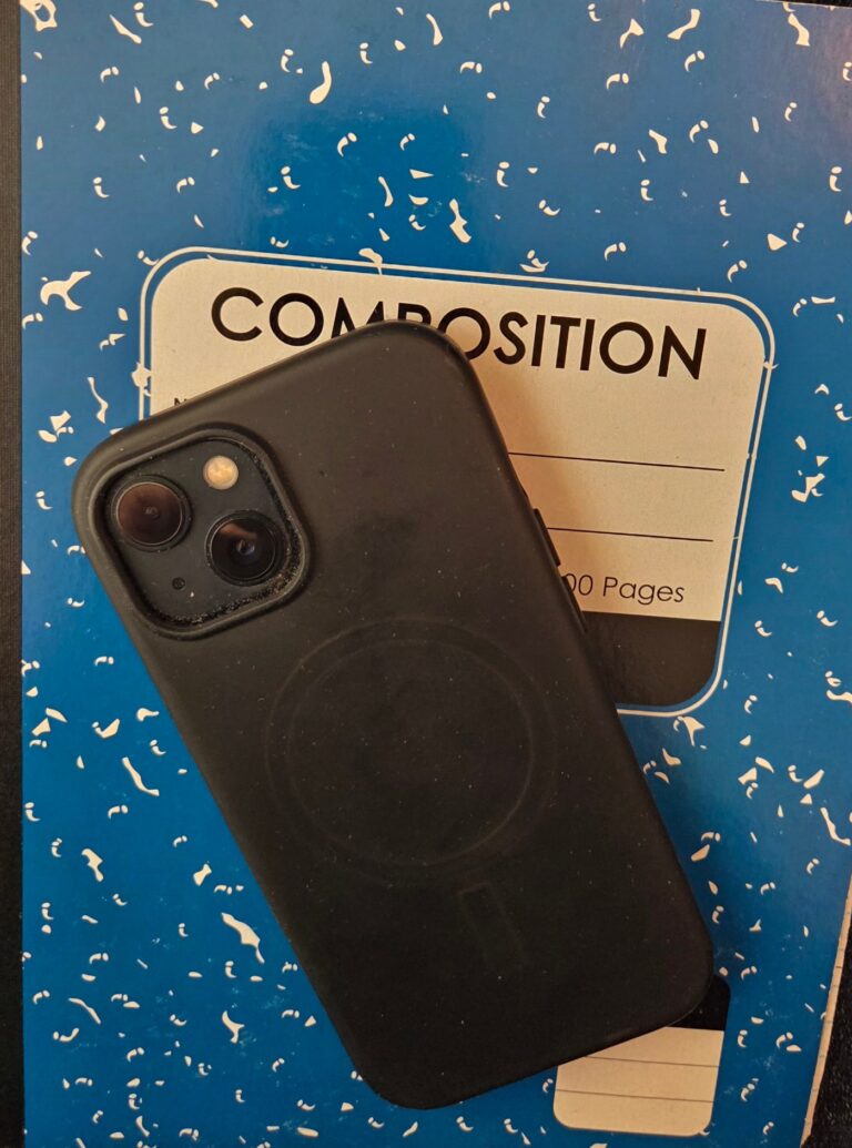 CT has a problem with cellphones in schools. It’s not just ‘off and away vs. ‘bell-to-bell ban’