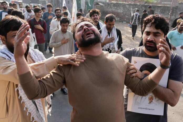 At least 22 people killed in Pakistan as protesters try to storm US Consulate