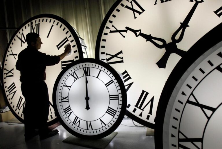 This weekend’s US clock change is a problem, and there’s a deep divide on how to fix it