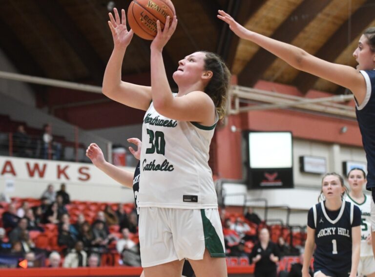This CT girls basketball team won three state titles but not a conference title – until Monday